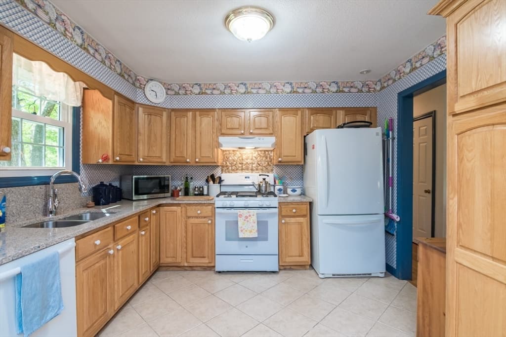 Single Family Residence at 908 Burts Pit Rd, Northampton MA 01062, Northampton, photo 21 of 36
