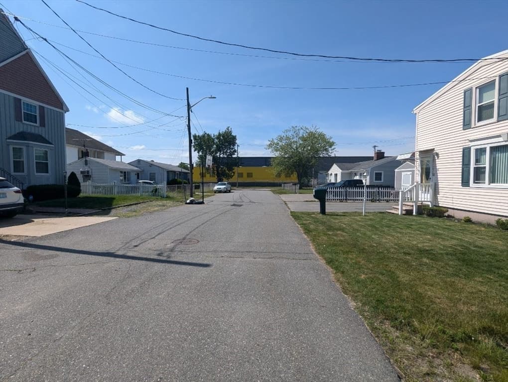 21 Pommenville St, Pawtucket RI 02861 photo 11