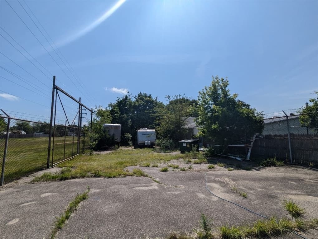 21 Pommenville St, Pawtucket RI 02861 photo 4