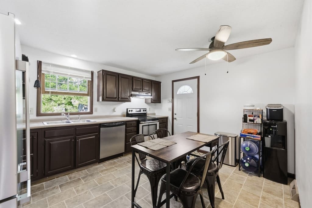 164 Arnold Ave, Springfield MA 01119 photo 12