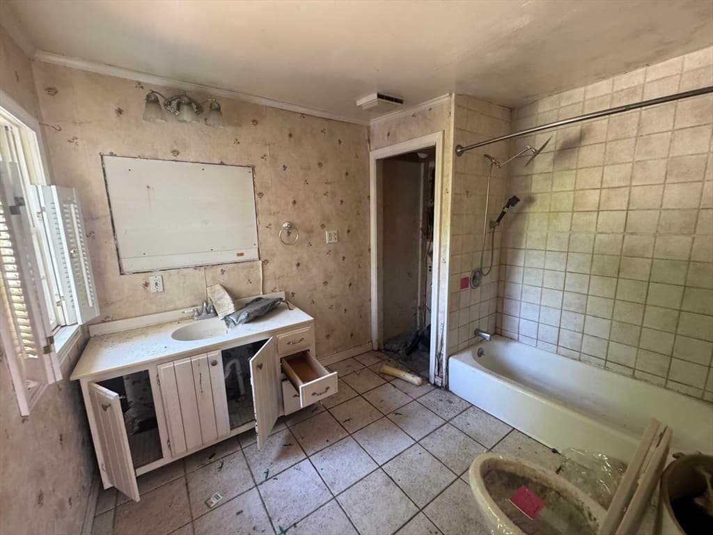 Single Family Residence at 252 Main St, Medway MA 02053, Medway, photo 19 of 39