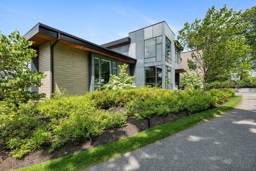 85 Forbes Rd, Milton MA 02186