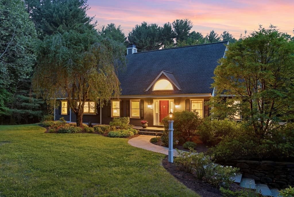 88 Esterbrook Rd, Acton MA 01720