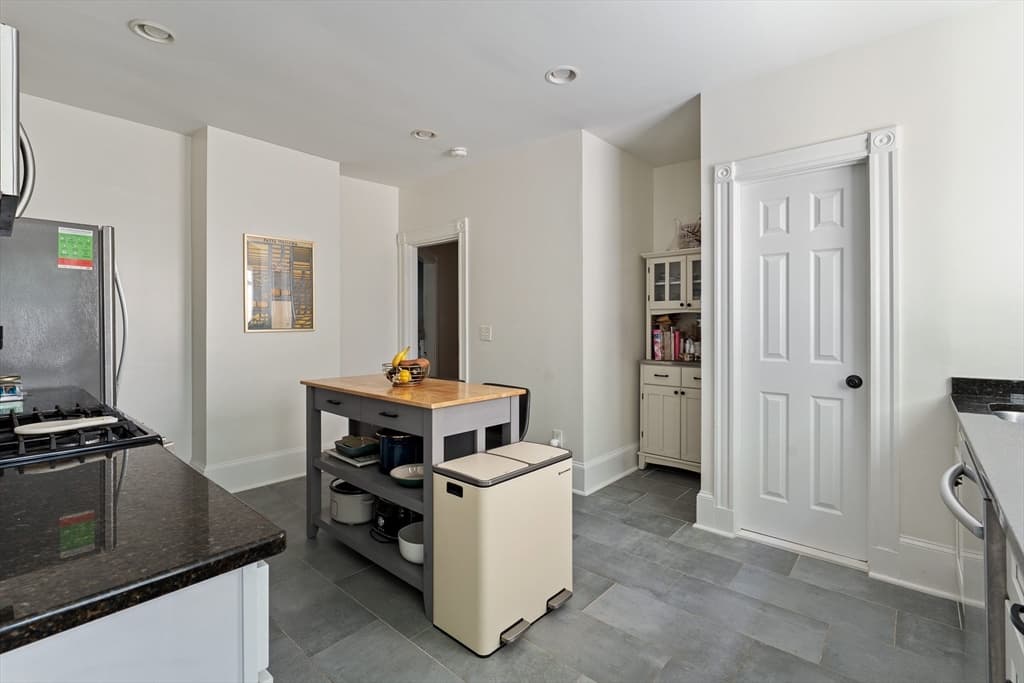 Condominium at 39 Mellen St # 1, Boston MA 02124, Boston, photo 7 of 15