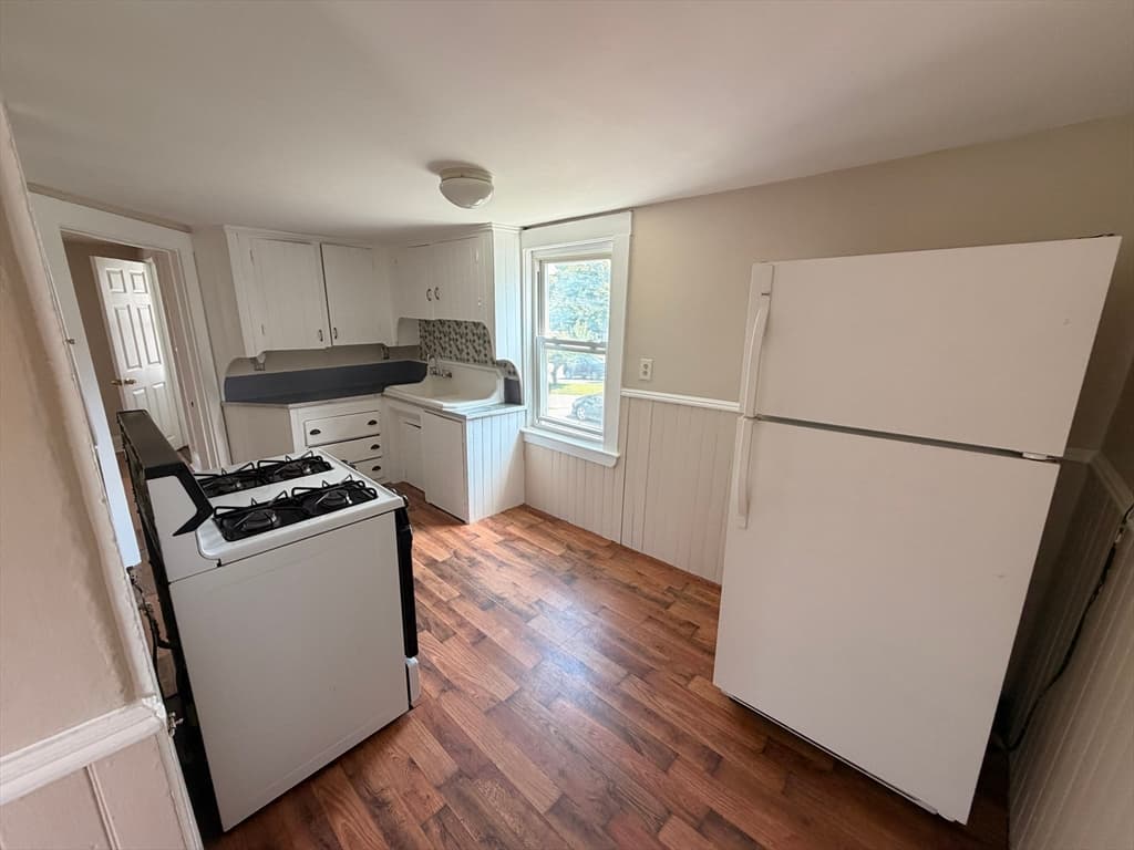 326 Thacher St, Attleboro MA 02703 photo 2