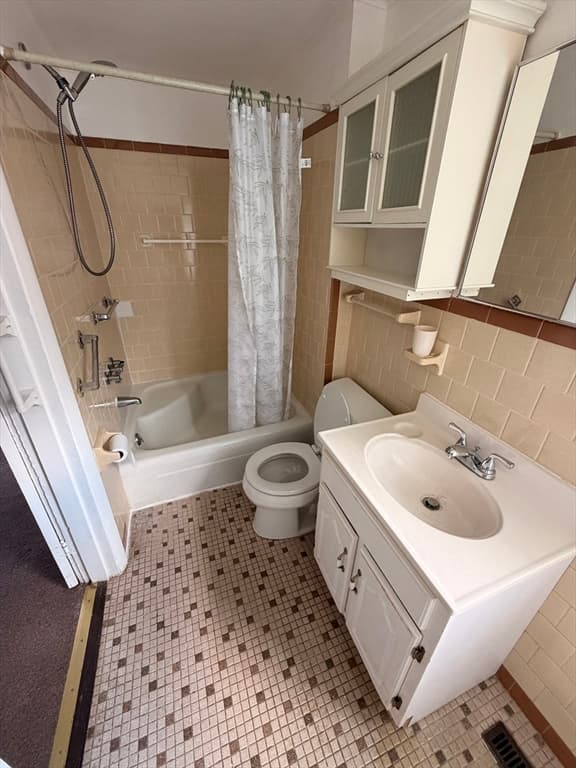 326 Thacher St, Attleboro MA 02703 photo 13