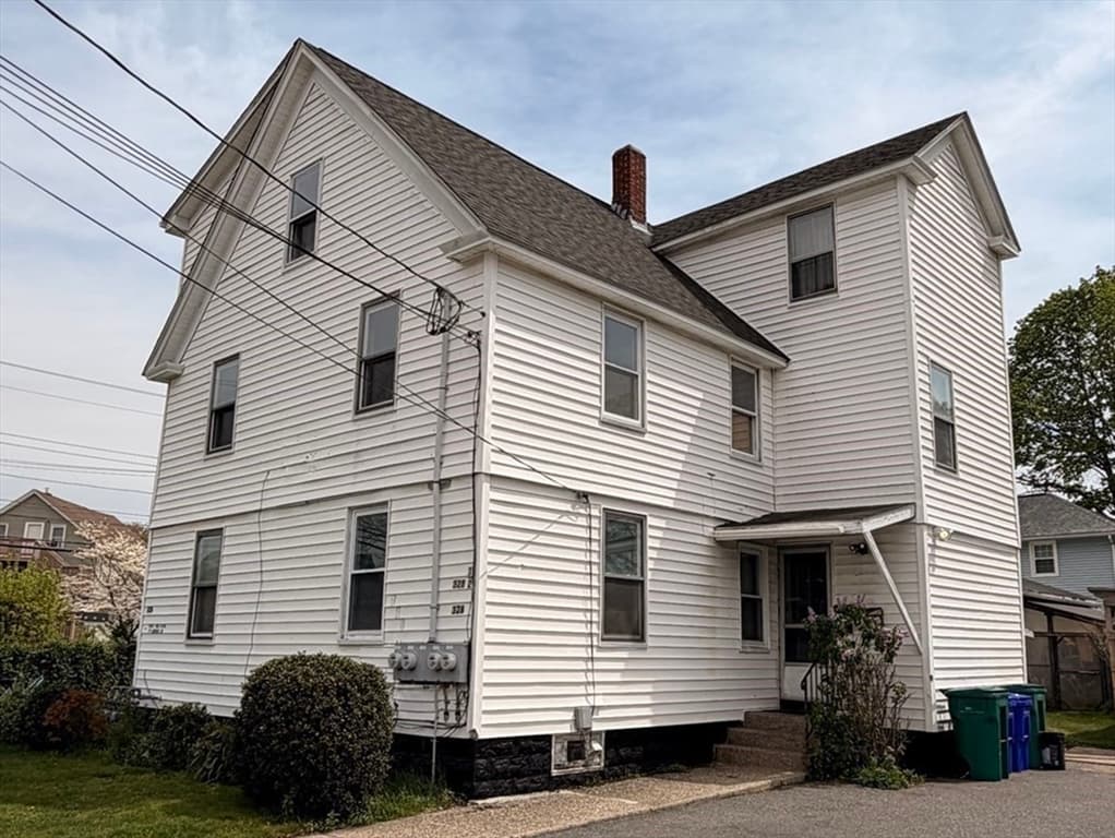 326 Thacher St, Attleboro MA 02703