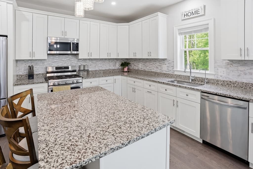 Single Family Residence at 11 Lilac Avenue, Bellingham MA 02019, Bellingham, photo 4 of 39
