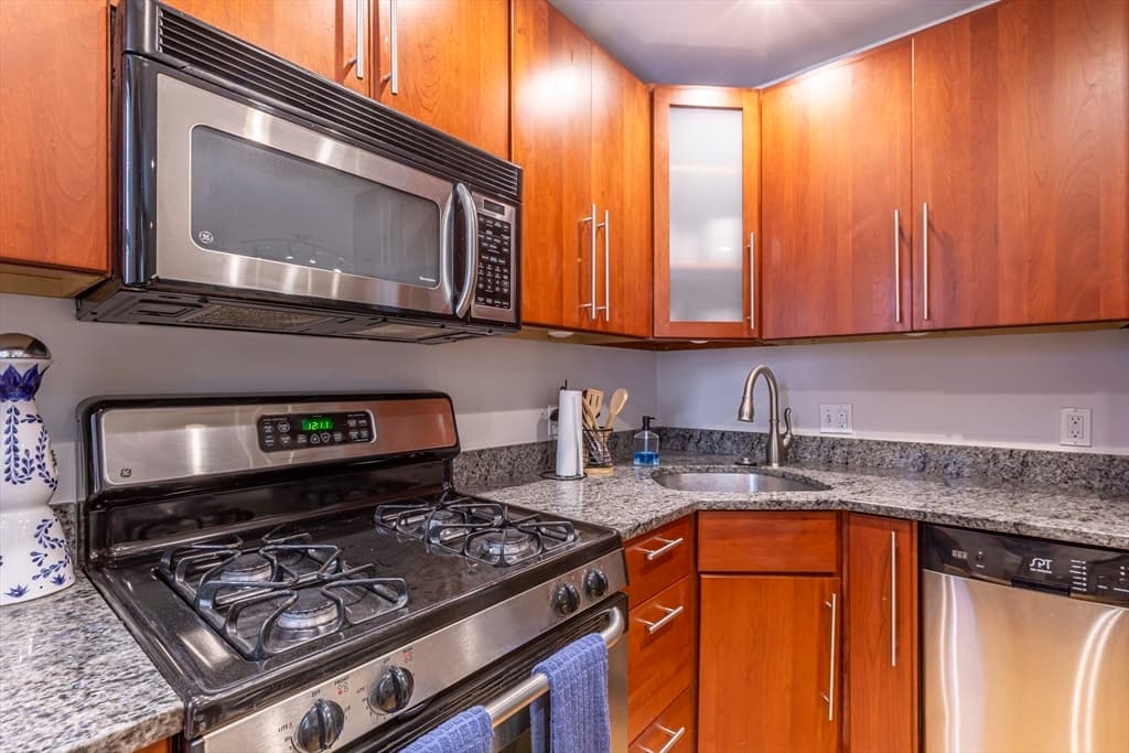 Condominium at 52 Cooper St. # 1, Boston MA 02113, photo 2 of 12