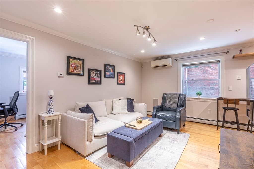 Condominium at 52 Cooper St. # 1, Boston MA 02113, photo 4 of 12