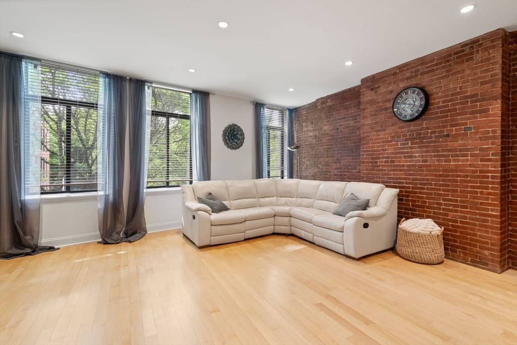 Condominium at 142 Commercial St # 304, Boston MA 02109, photo 2 of 26