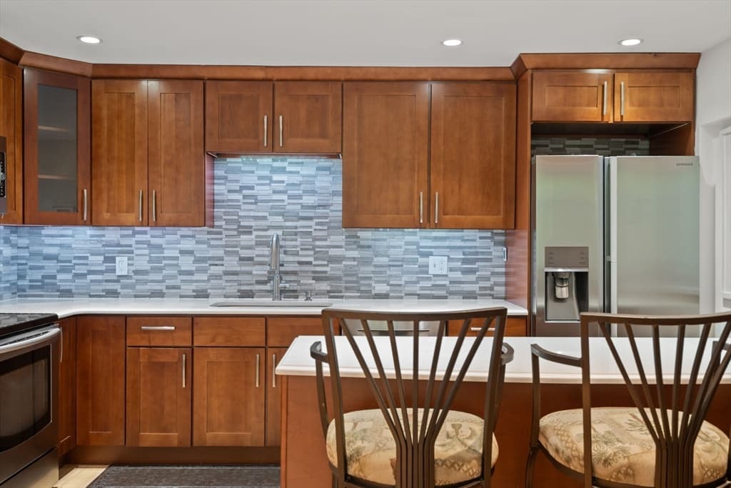 Condominium at 142 Commercial St # 304, Boston MA 02109, photo 7 of 26