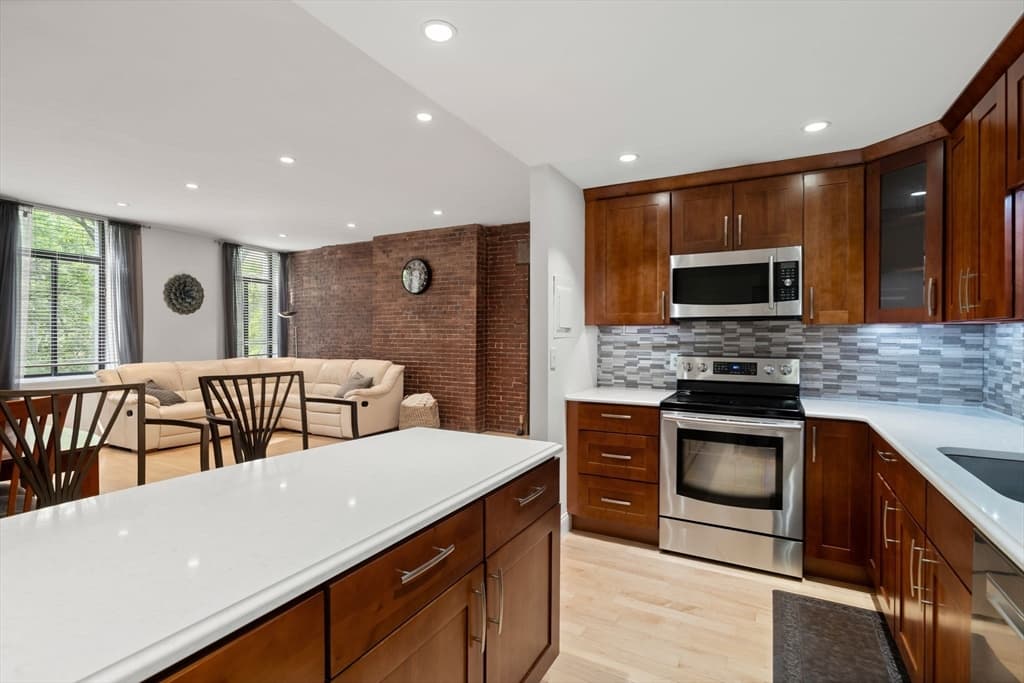 Condominium at 142 Commercial St # 304, Boston MA 02109, photo 9 of 26