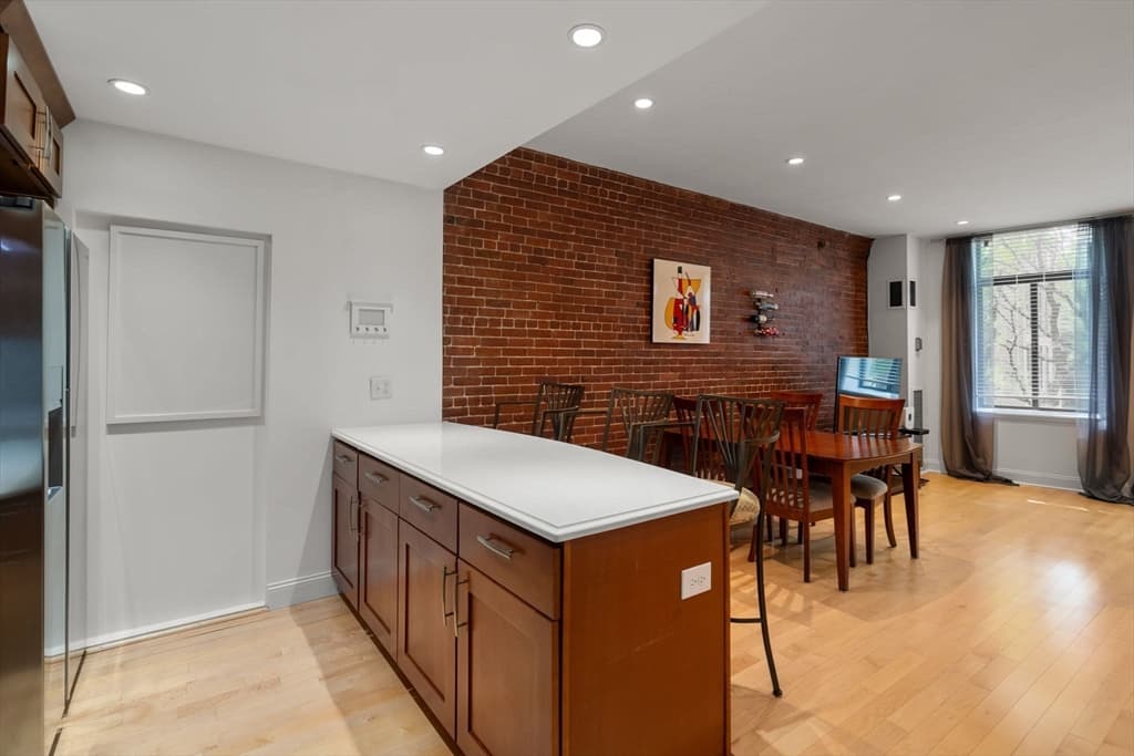 Condominium at 142 Commercial St # 304, Boston MA 02109, photo 10 of 26