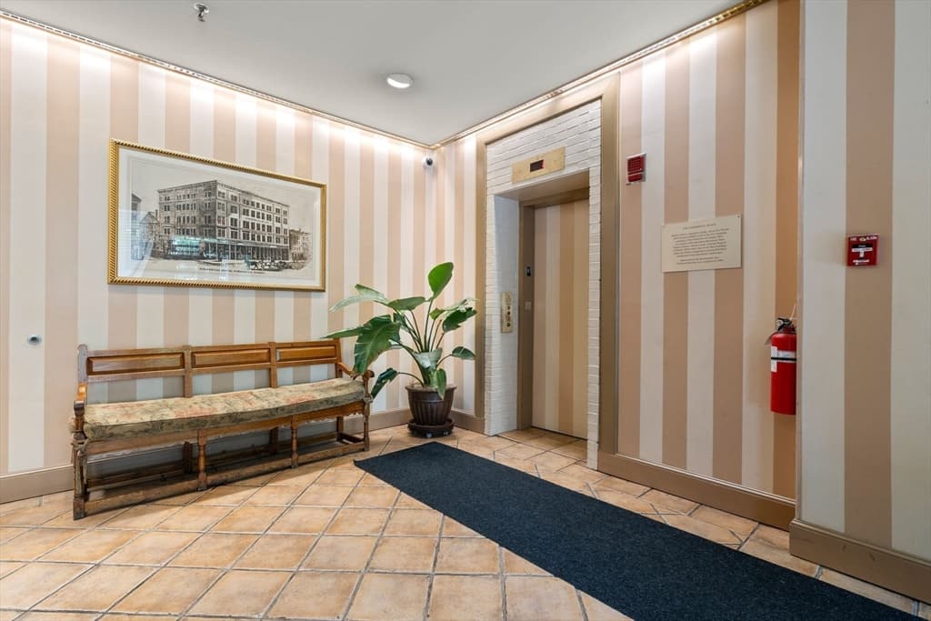 Condominium at 142 Commercial St # 304, Boston MA 02109, photo 21 of 26