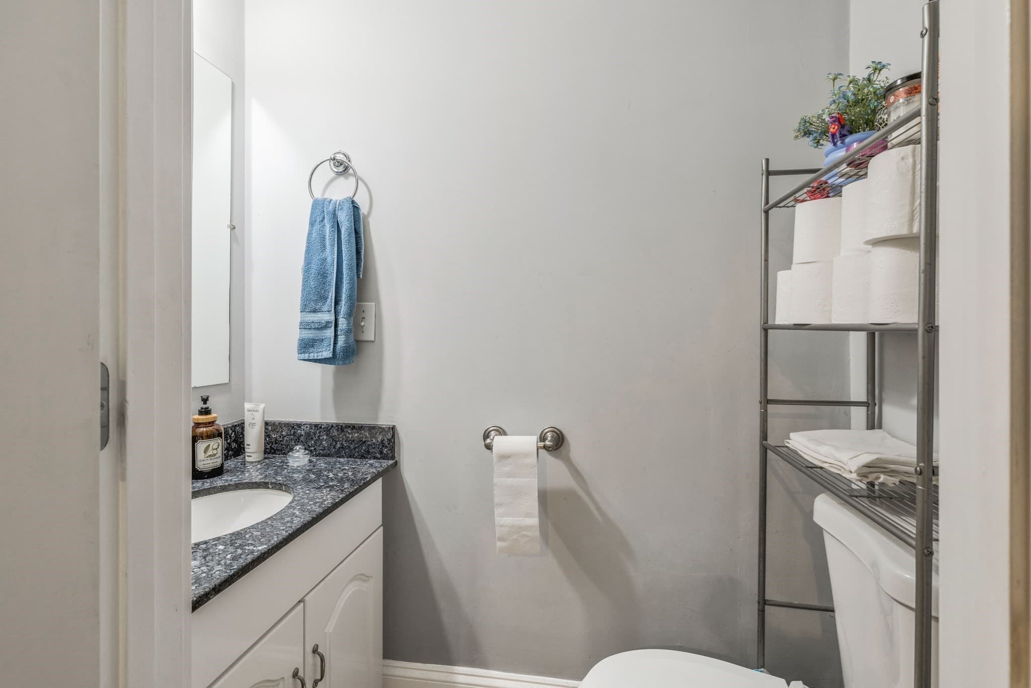 Condominium at 129 M St # 1, Boston MA 02127, Boston, photo 5 of 11