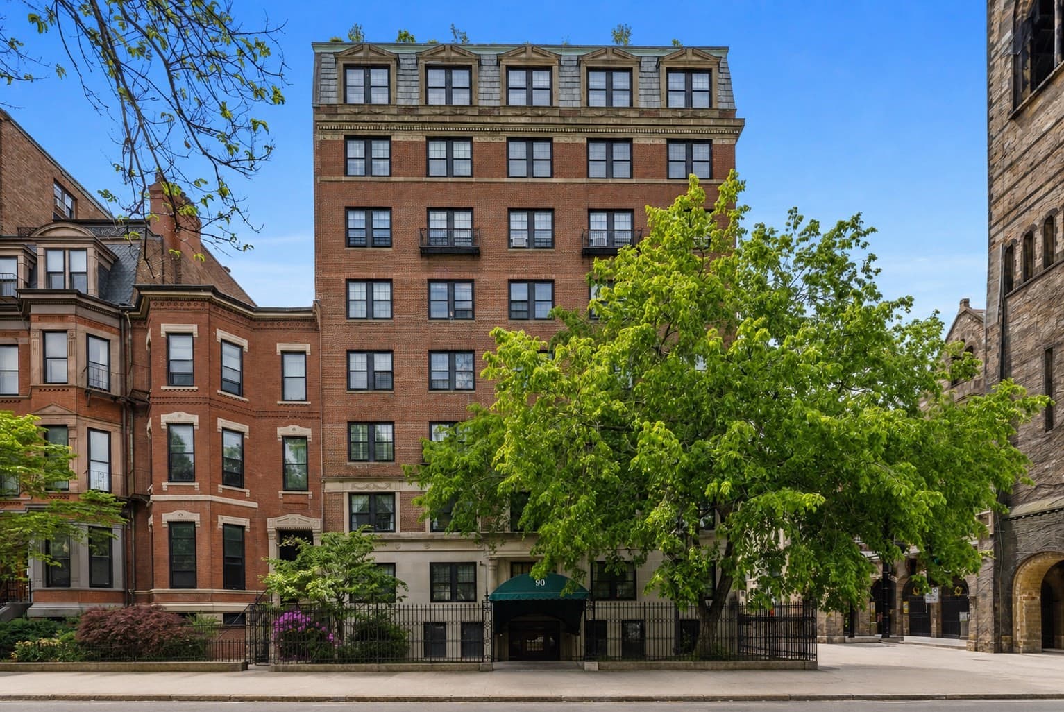 90 Commonwealth Ave # 22, Boston MA 02116