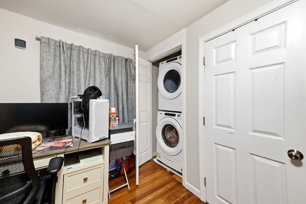 Single Family Residence at 30 Mazarin St, Springfield MA 01151, Springfield, photo 11 of 19