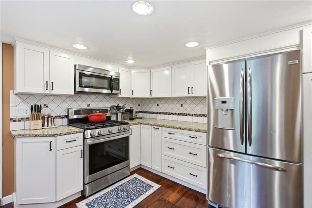 354 High St, Pembroke MA 02359 photo 16