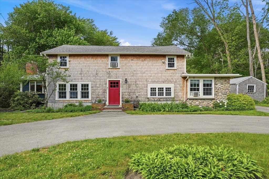 354 High St, Pembroke MA 02359