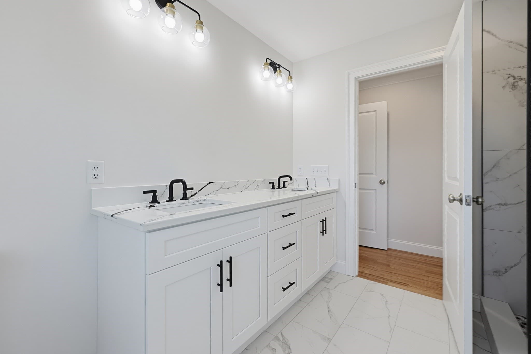 Single Family Residence at 7 Lamire Way, Uxbridge MA 01569, photo 24 of 40