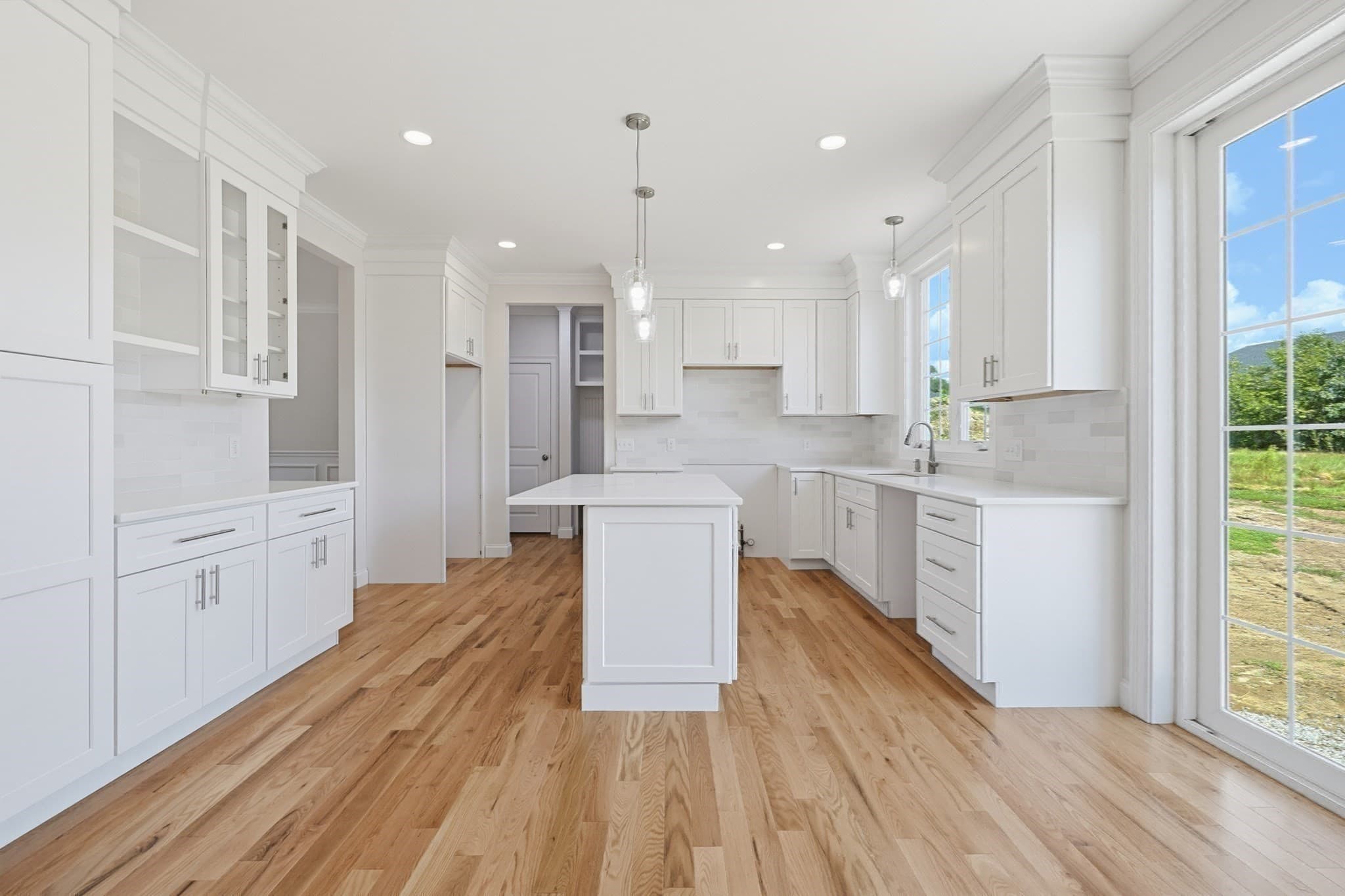 Single Family Residence at 7 Lamire Way, Uxbridge MA 01569, photo 15 of 40