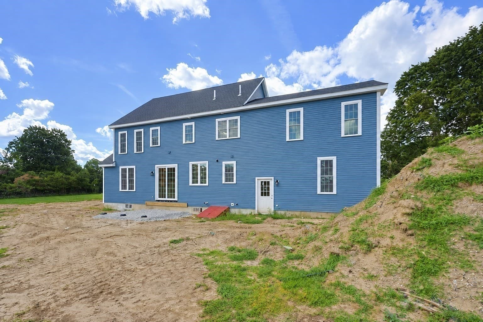 Single Family Residence at 7 Lamire Way, Uxbridge MA 01569, photo 40 of 40