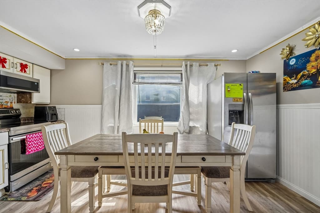 638 Boston St, Lynn MA 01905 photo 4