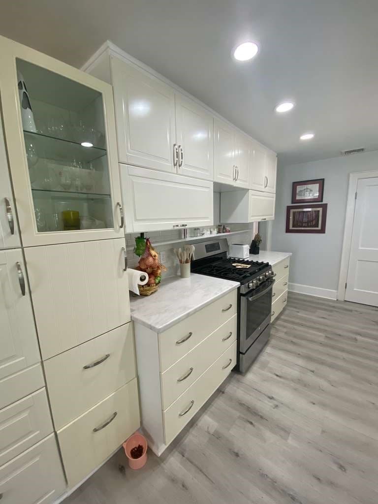 Single Family Residence at 41 Bronx Rd, Boston MA 02132, photo 7 of 28