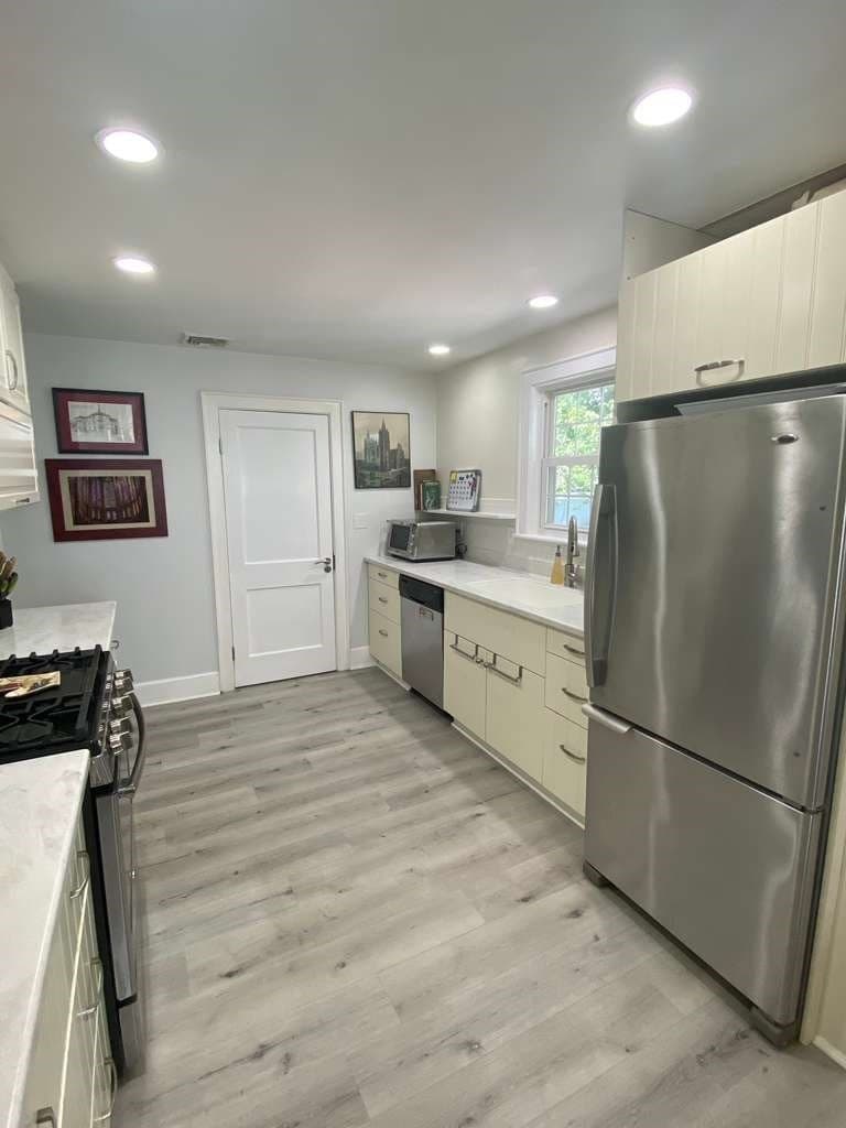 Single Family Residence at 41 Bronx Rd, Boston MA 02132, photo 5 of 28