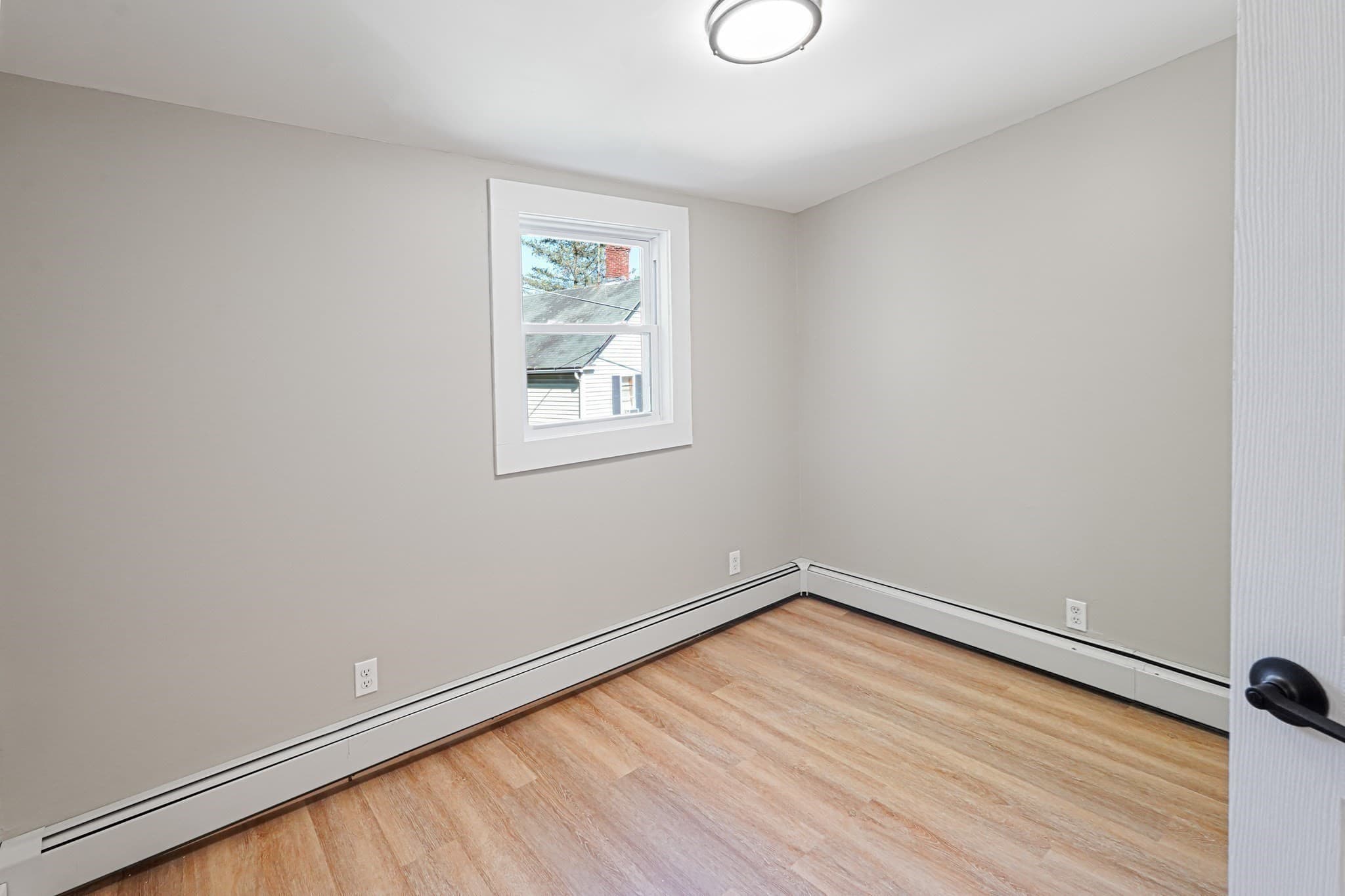 Multi Family at 621 Main St, Sturbridge MA 01566, photo 13 of 21