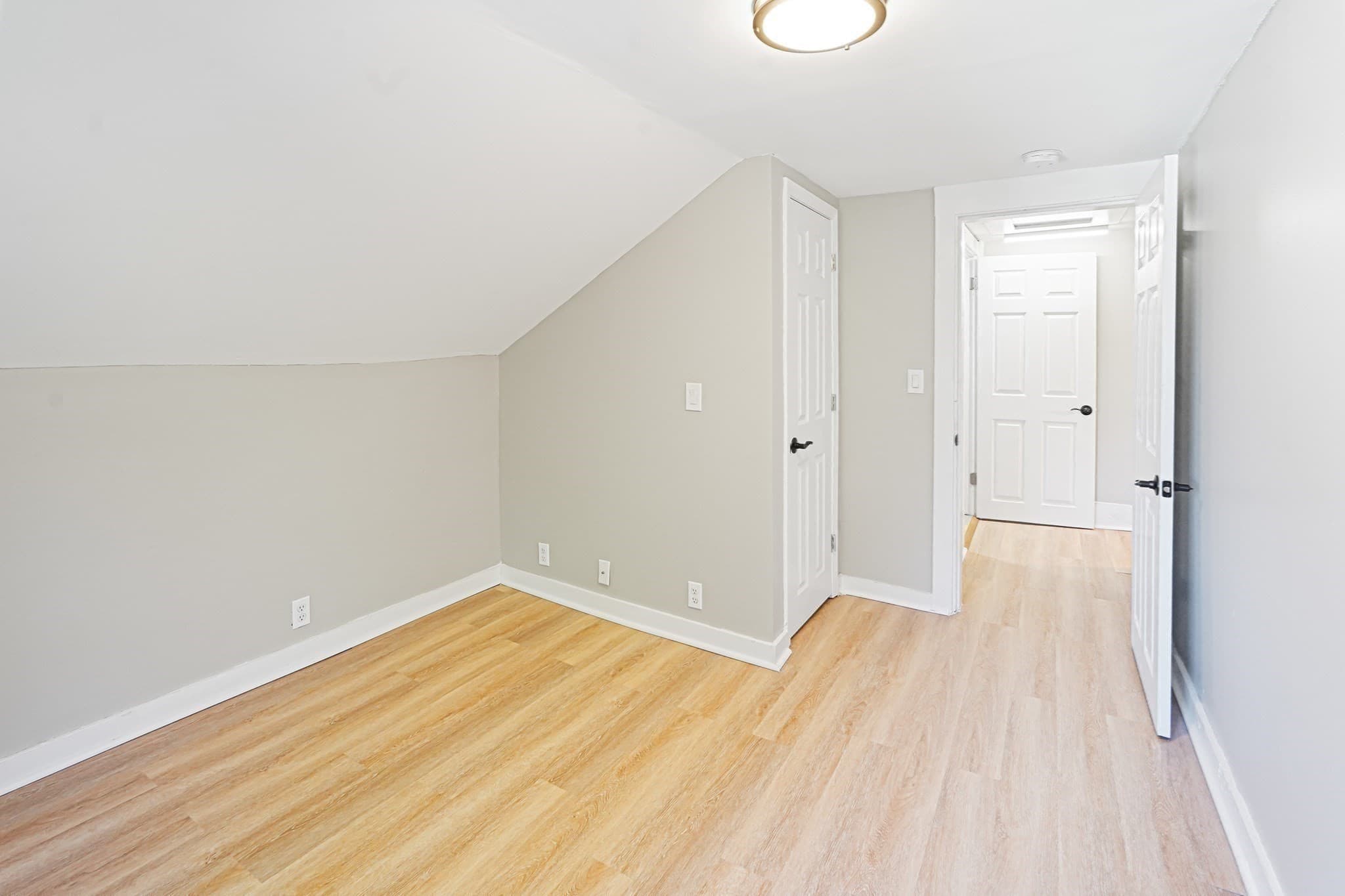 Multi Family at 621 Main St, Sturbridge MA 01566, photo 16 of 21