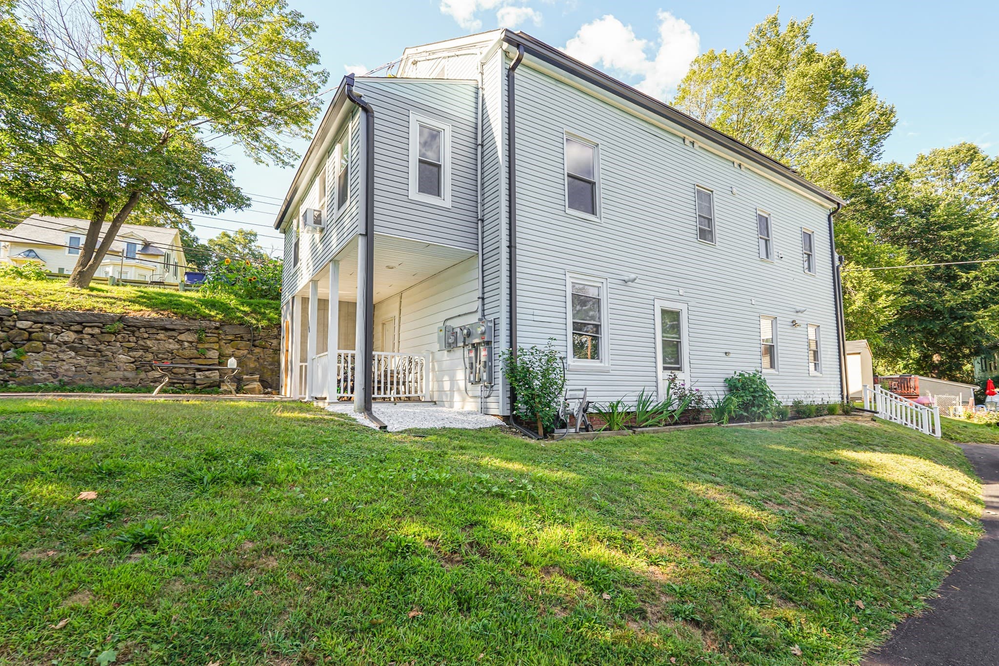 Multi Family at 621 Main St, Sturbridge MA 01566, photo 3 of 21