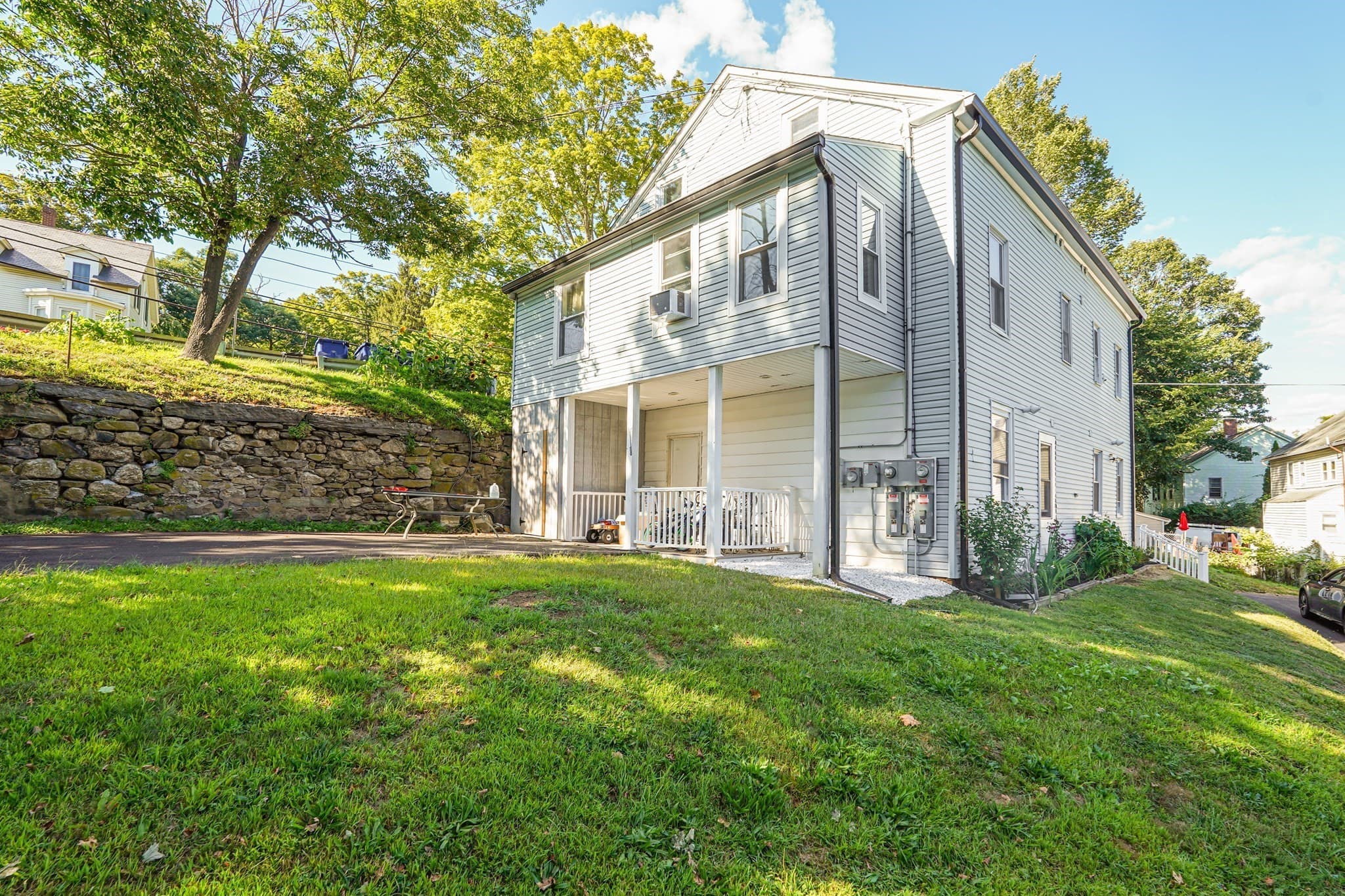 621 Main St, Sturbridge MA 01566