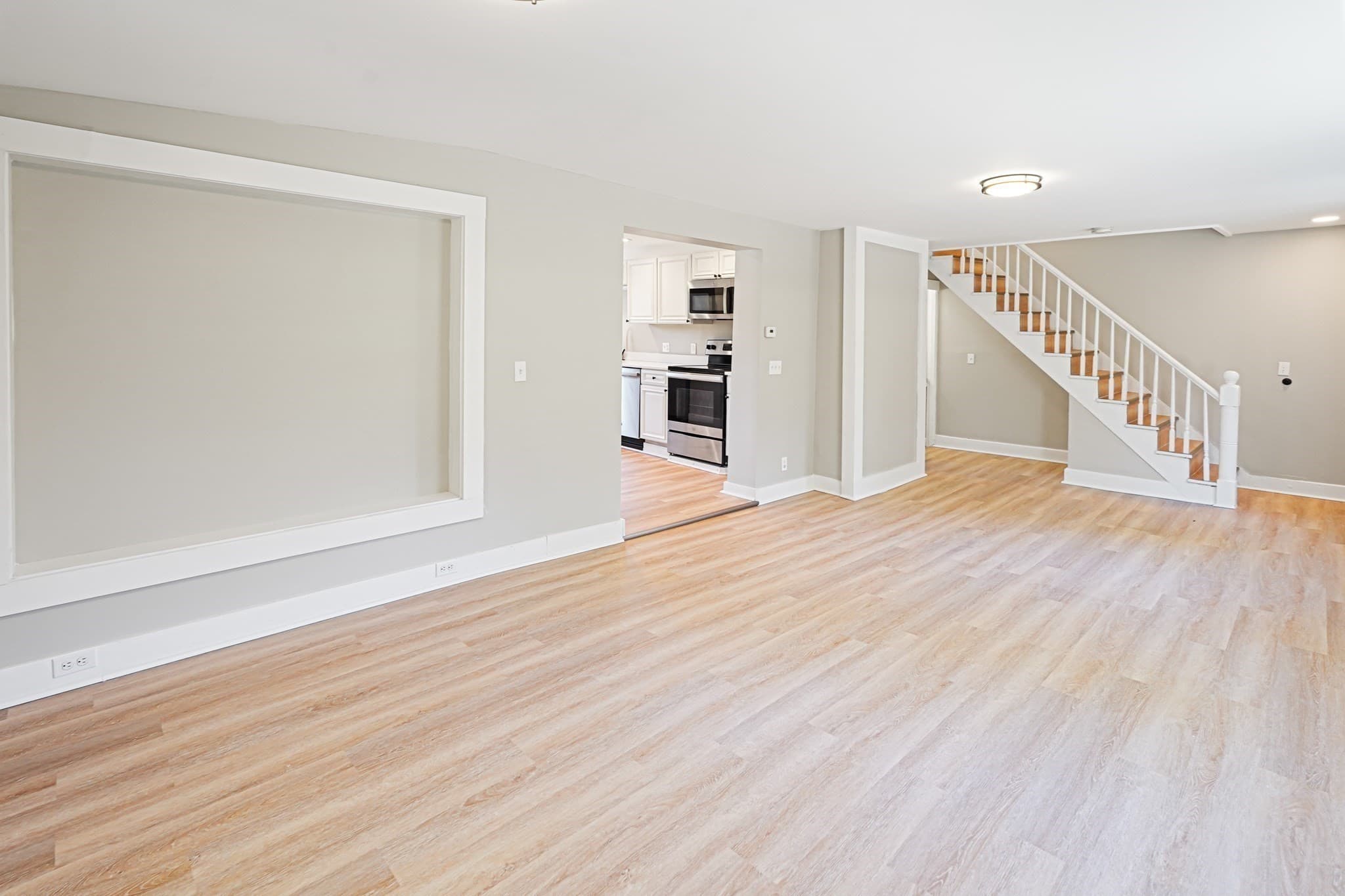 Multi Family at 621 Main St, Sturbridge MA 01566, photo 5 of 21