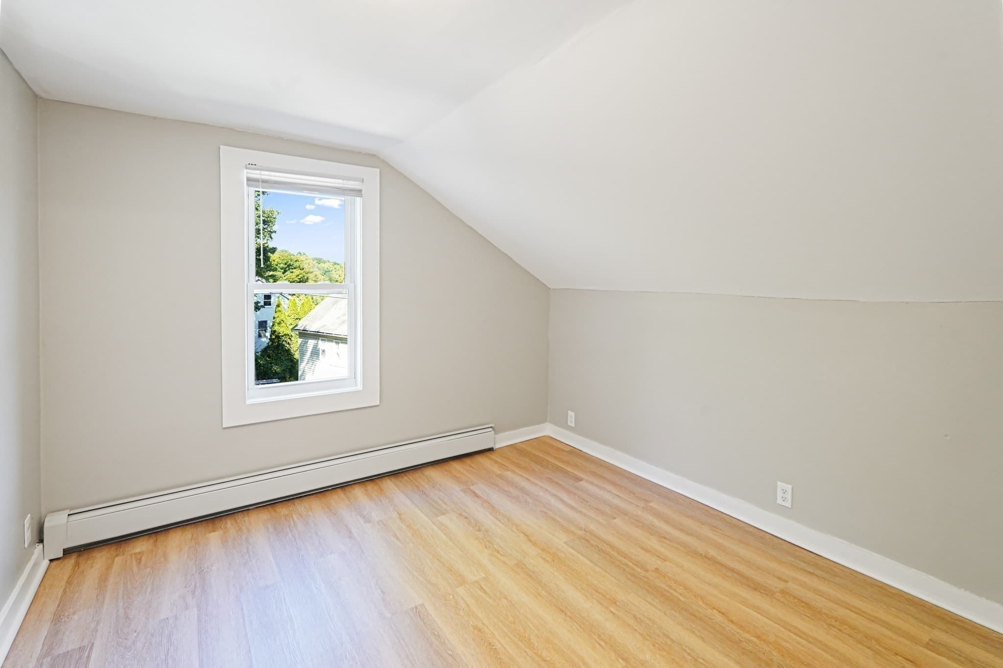 Multi Family at 621 Main St, Sturbridge MA 01566, photo 14 of 21