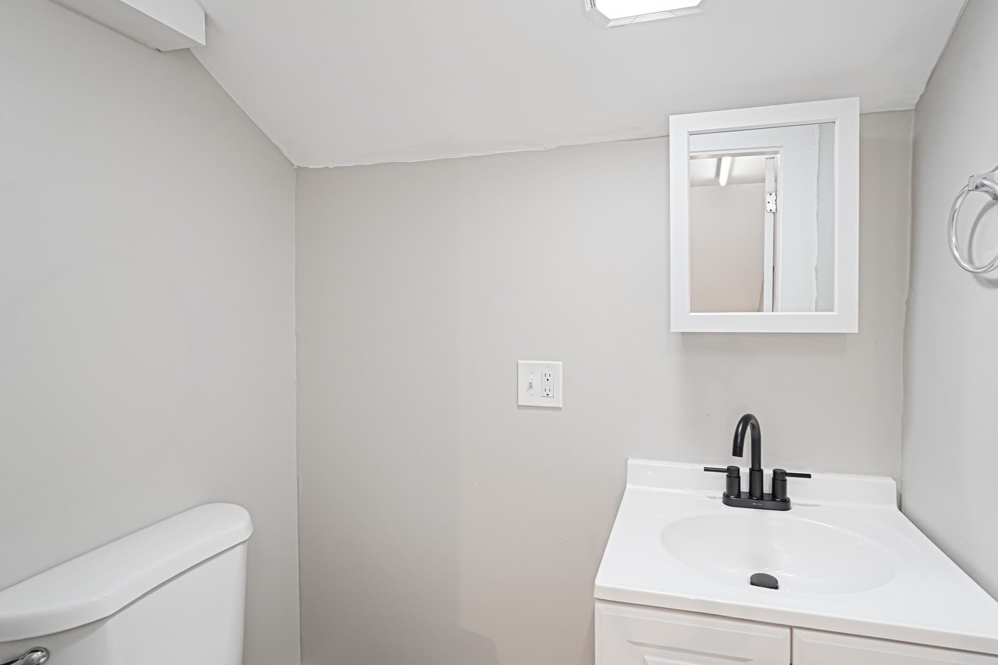 Multi Family at 621 Main St, Sturbridge MA 01566, photo 11 of 21