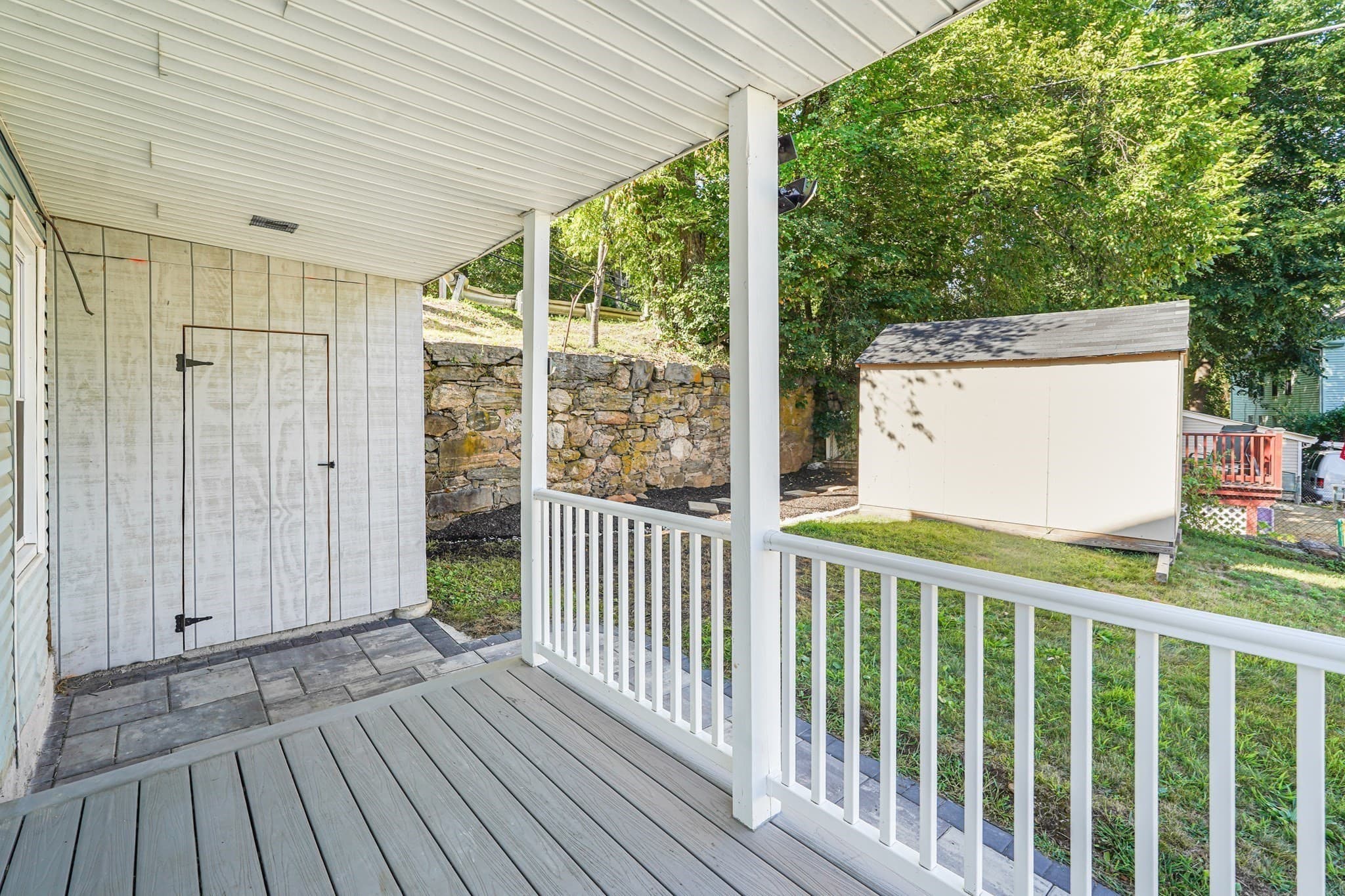 Multi Family at 621 Main St, Sturbridge MA 01566, photo 4 of 21