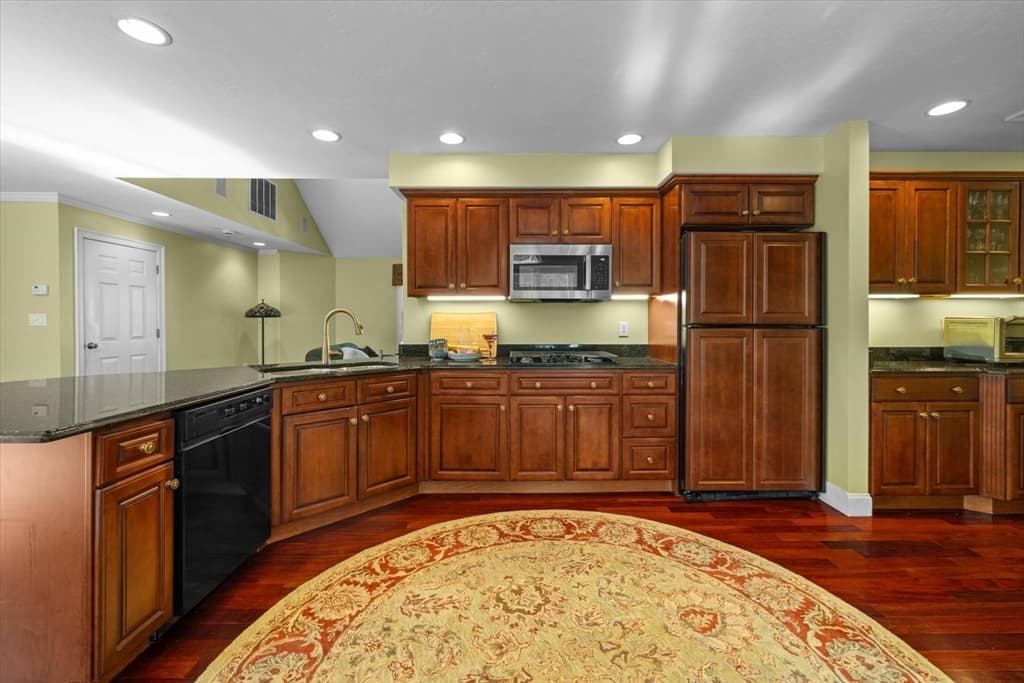 80 Humphreys Lane # 80, Duxbury MA 02332