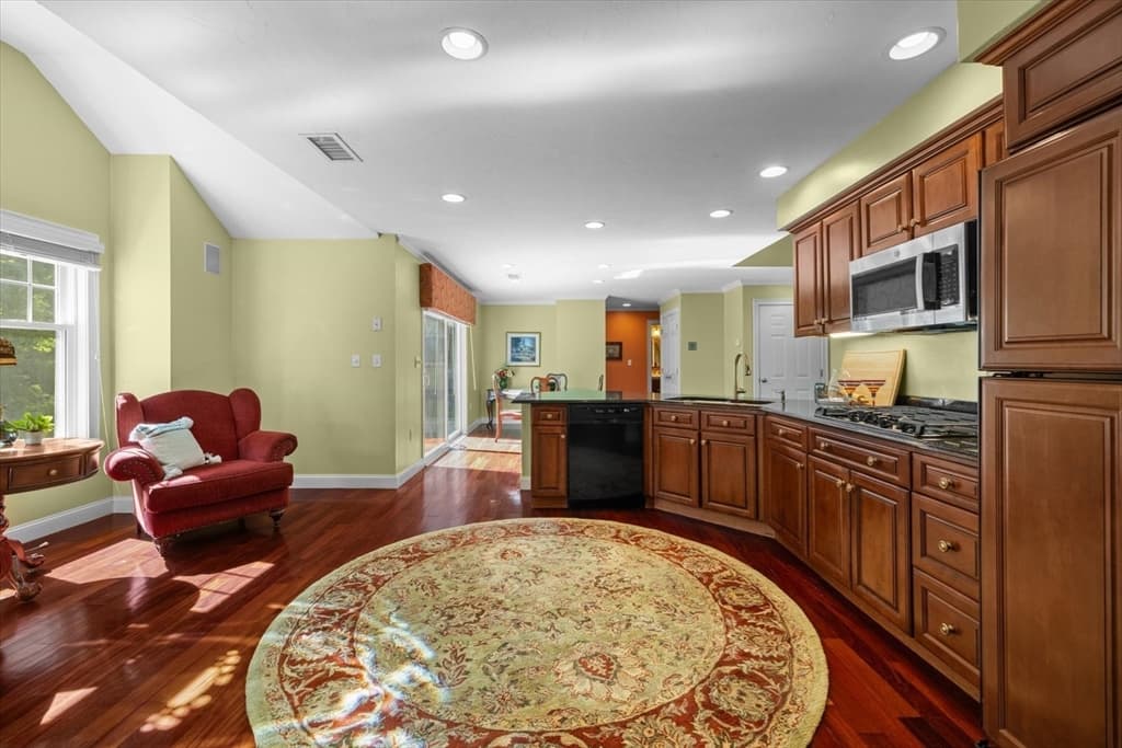 Condominium at 80 Humphreys Lane # 80, Duxbury MA 02332, Duxbury, photo 15 of 42