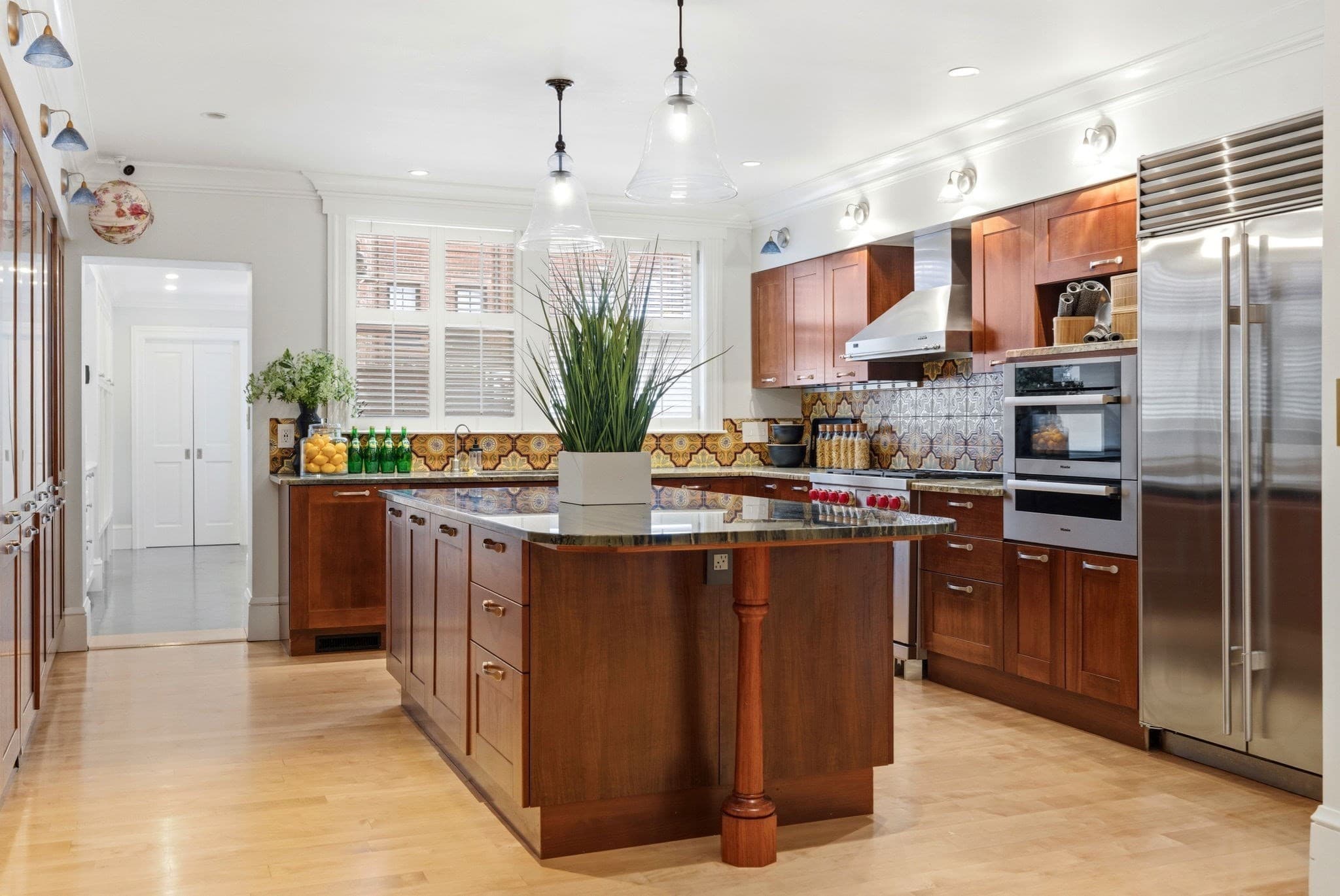 Single Family Residence at 321 Beacon Street, Boston MA 02116, photo 8 of 22