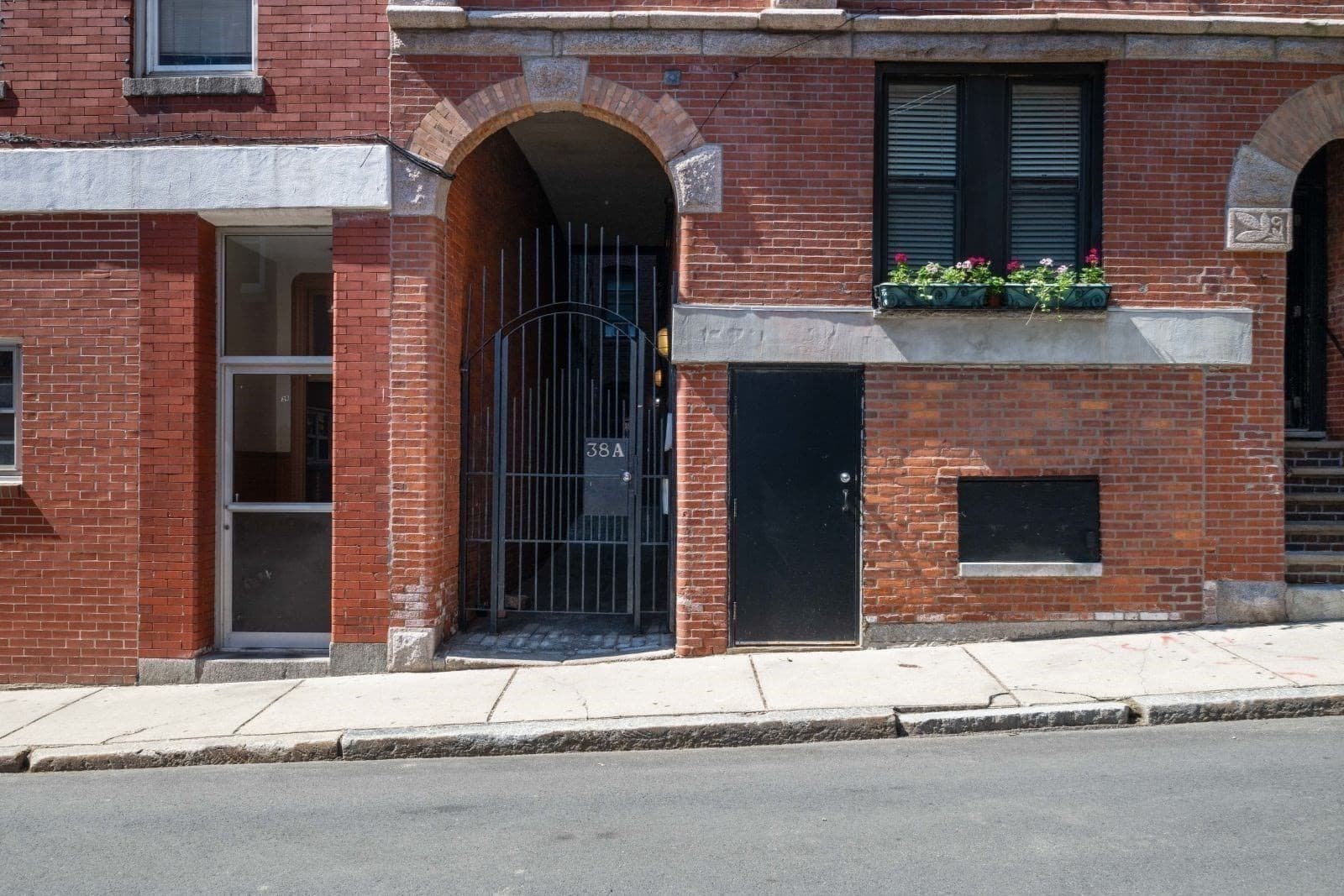 Condominium at 38A Charter Street # 7, Boston MA 02113, photo 21 of 23