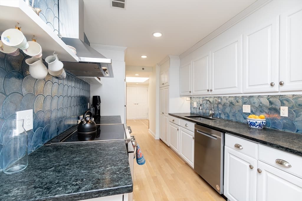 1 Seal Harbor, Winthrop MA 02152 photo 9