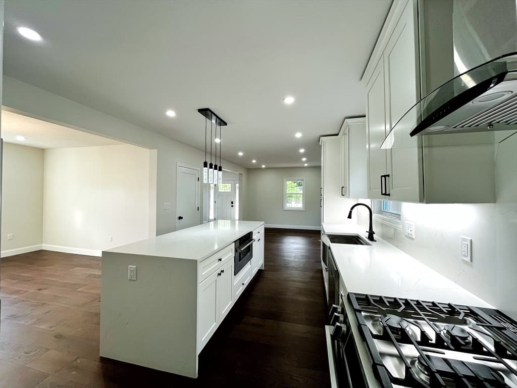 Single Family Residence at 526 Berkley St, Berkley MA 02779, Berkley, photo 17 of 42