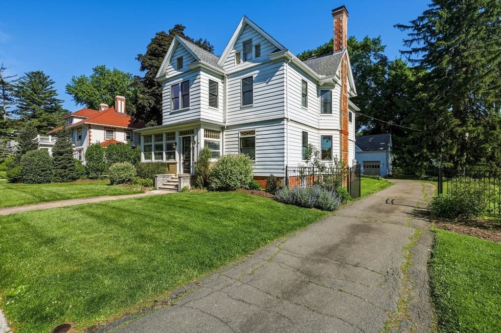 Single Family Residence at 173-177 Madison Ave, Holyoke MA 01040, Holyoke, photo 2 of 42