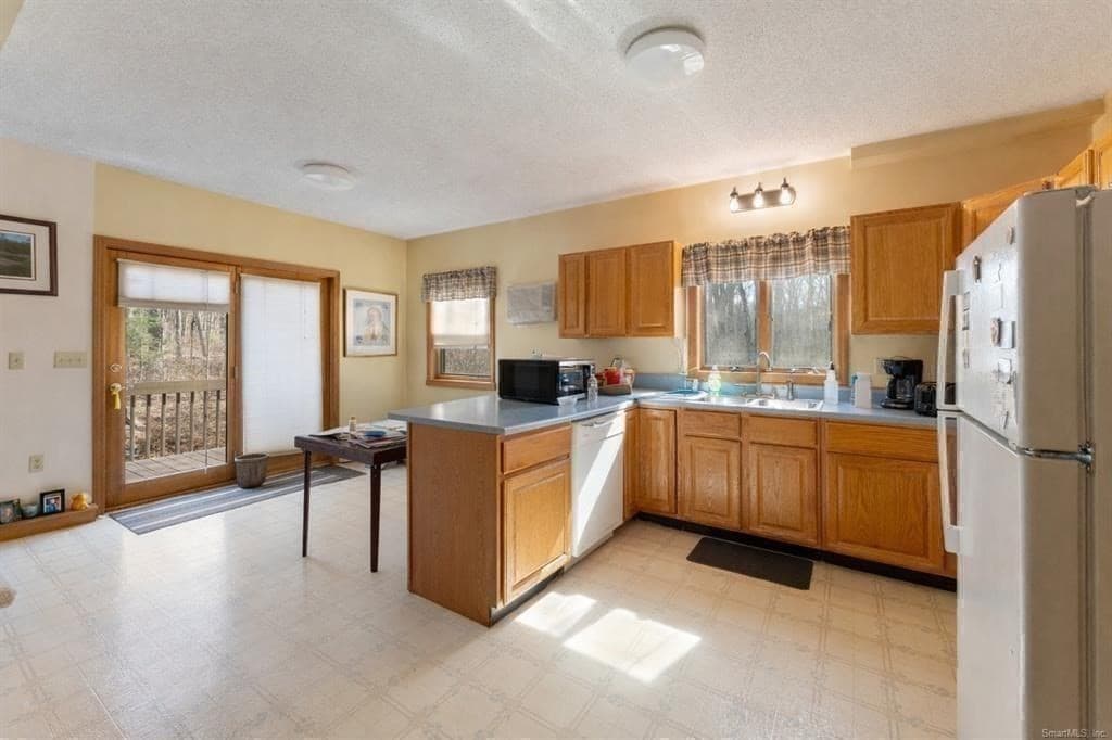 Single Family Residence at 41 Margaret Henry Road, Killingly CT 06239, photo 24 of 38