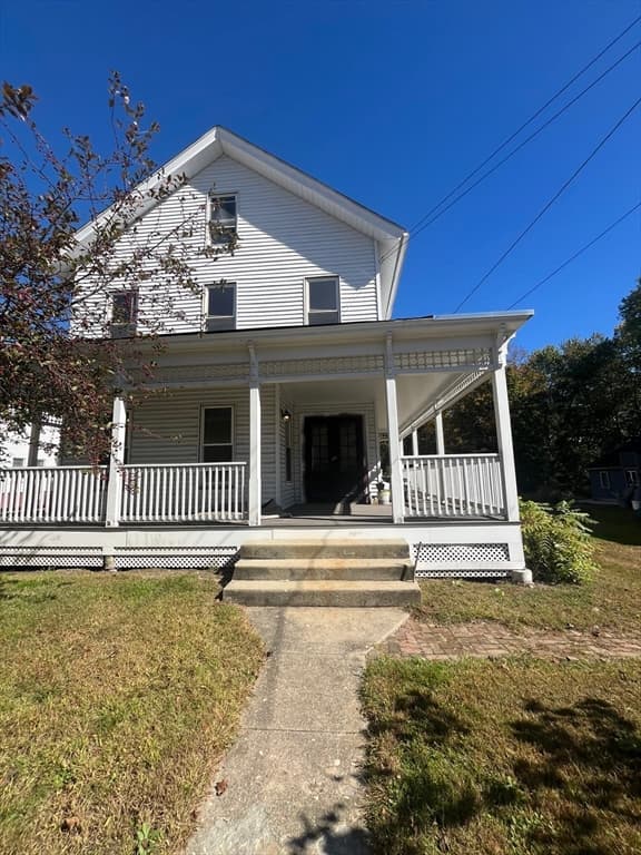Single Family Residence at 174 Hamilton St, Southbridge MA 01550, photo 2 of 11