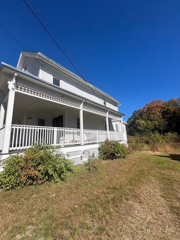 Single Family Residence at 174 Hamilton St, Southbridge MA 01550, photo 3 of 11
