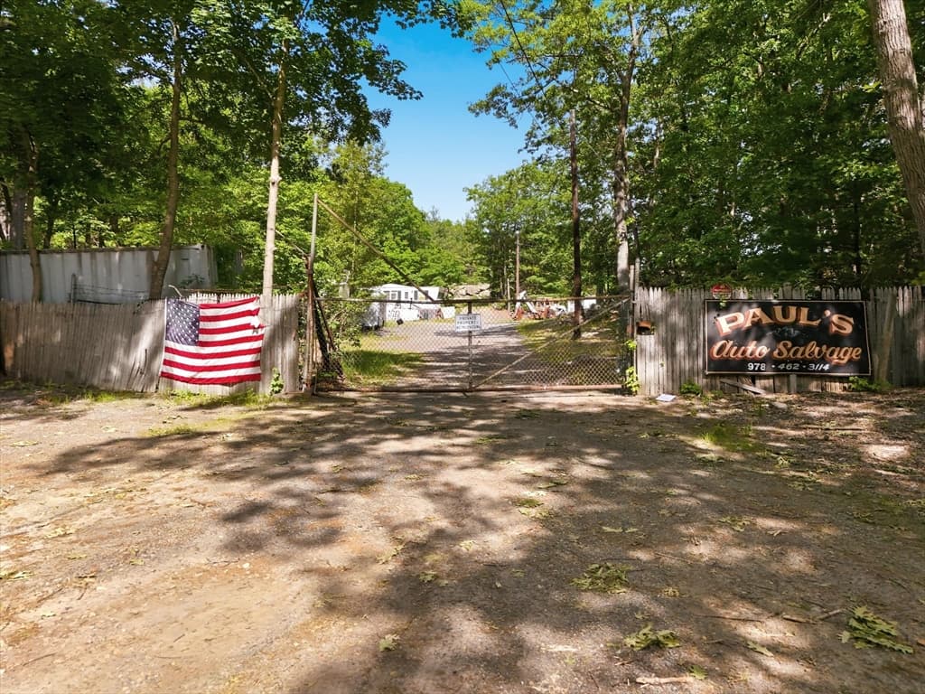 71 Seabrook Rd, Salisbury MA 01952