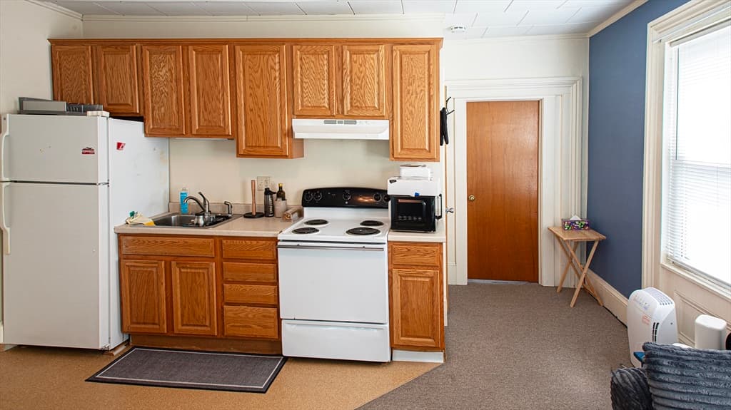 351 Main Street, Amherst MA 01002 photo 10